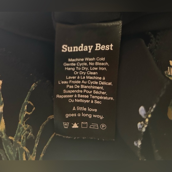 Aritzia Sunday Best black floral lined shorts with ruffled leg edges. Size 0 - Picture 3 of 7